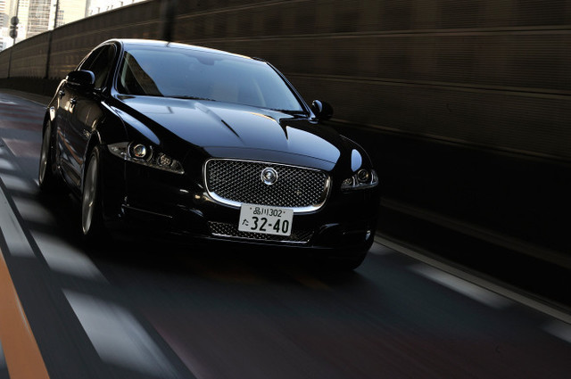 ジャガーXJ 2.0ラグジュアリー（FR/8AT）／XF 3.0プレミアム