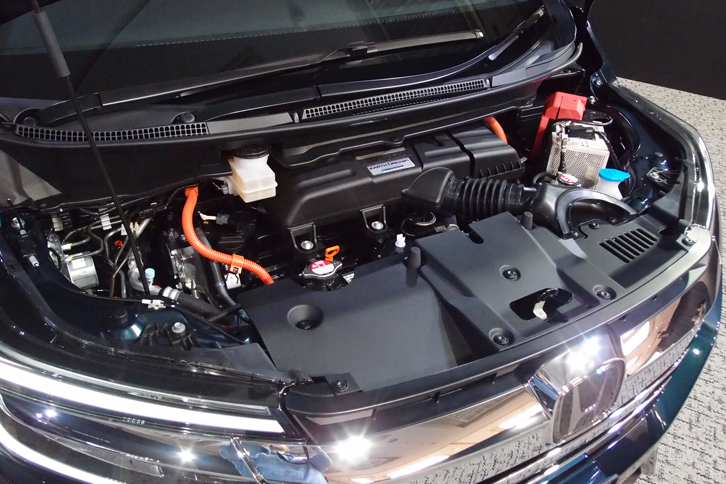 「ステップワゴン スパーダ ハイブリッド」のハイブリッドシステム。システム総出力215psを発生する。