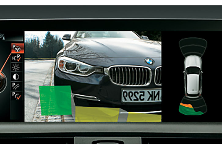 リアビューカメラを含む「パーキングサポートパッケージ」が標準装備となる。