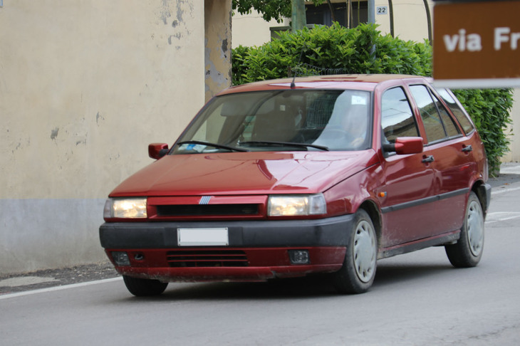 これ以下3点の写真は、イタリアで生き延びている初代「ティーポ」は、おおむねこんな状態ということで。写真のクオリティーはお許しいただきたい。シエナ近郊で2018年5月撮影。