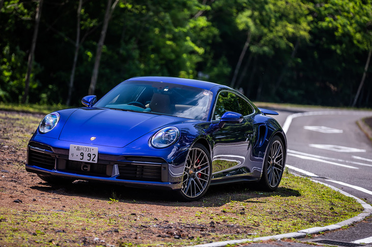 「ポルシェ911ターボ」（写真）およびオープンモデルの「911ターボ カブリオレ」は、2020年7月16日に日本導入が発表された。