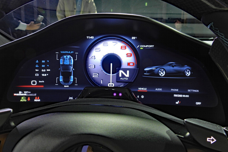 フェラーリ・アマルフィ スパイダー（ドライバーインフォメーションディスプレイ）