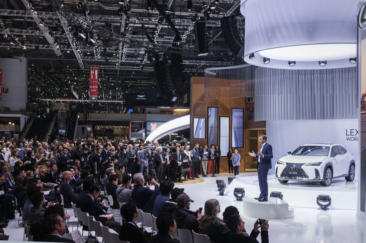 プレスカンファレンスには大勢の報道関係者が詰めかけた。