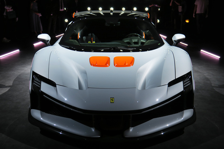 フェラーリSF90 XXストラダーレ（フロント）