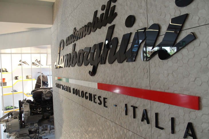 「THE LOUNGE TOKYO」の1階フロア。