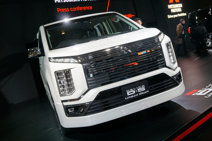 三菱デリカD：5アーバンギア