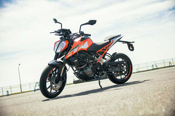 ボディーサイズ：全長×全幅×全高＝--×--×--mm
	ホイールベース：1357mm
	重量：137kg
	エンジン：124.7cc 水冷4ストローク 単気筒 DOHC 4バルブ
	最高出力：15ps（11kW）/10000rpm
	最大トルク：12Nm（1.2kgm）/7500rpm
	価格：51万円