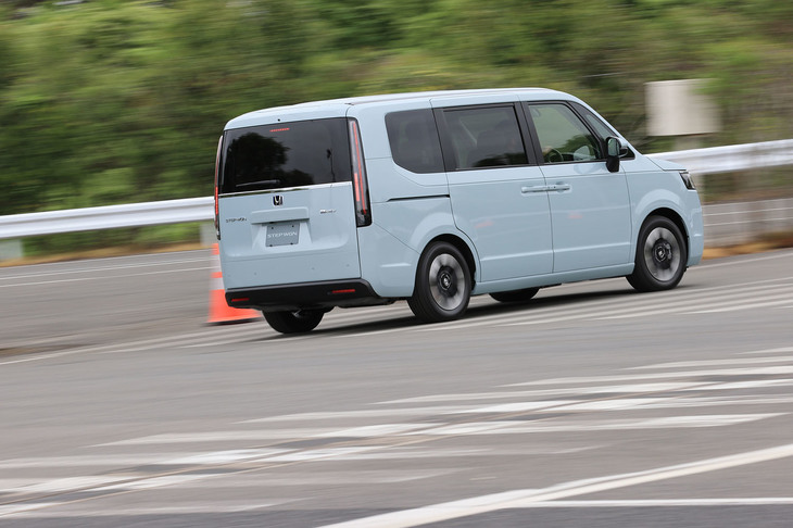 ホンダが捲土重来を期して開発した力作である新型「ステップワゴン」。次はぜひ公道でその実力を試してみたい。