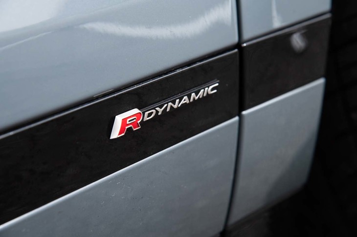 「ファーストエディション」は、「R-DYNAMIC SE」をベースに装備を充実させた導入記念モデル。