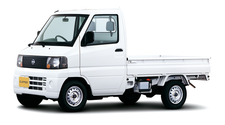 2003年に車名が復活した「日産クリッパー トラック」。「三菱ミニキャブ」のOEMモデルだった。