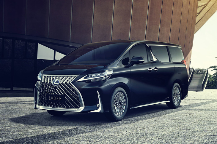 ショーファーカーとして中国等で人気を集めている「レクサスLM」。