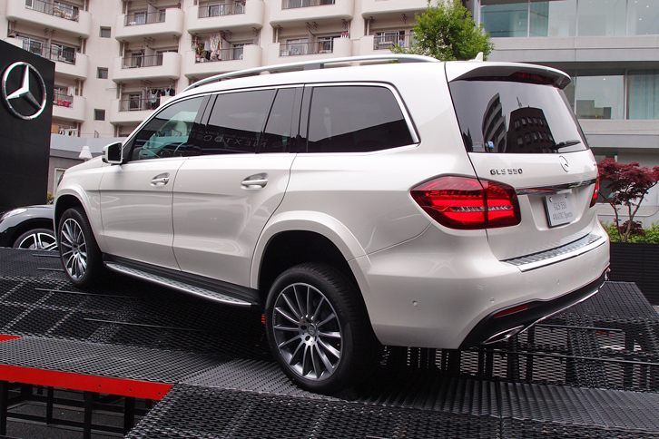「GLS550 4MATICスポーツ」のリアビュー。