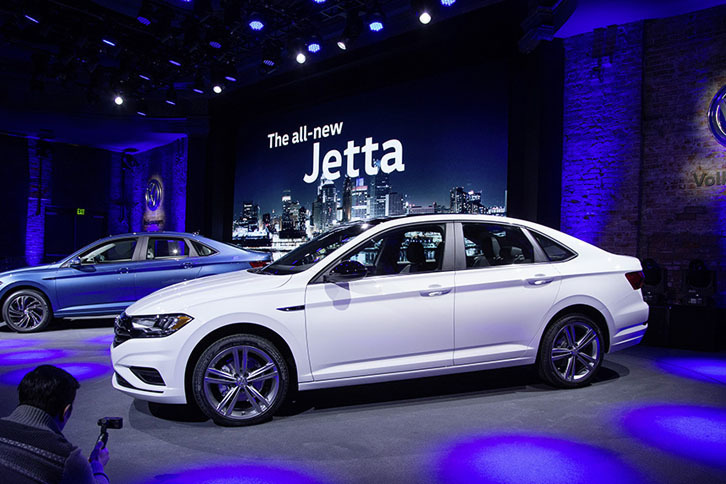 フォルクスワーゲン・ジェッタ（フォルクスワーゲン・ブランド・ナイトで撮影）