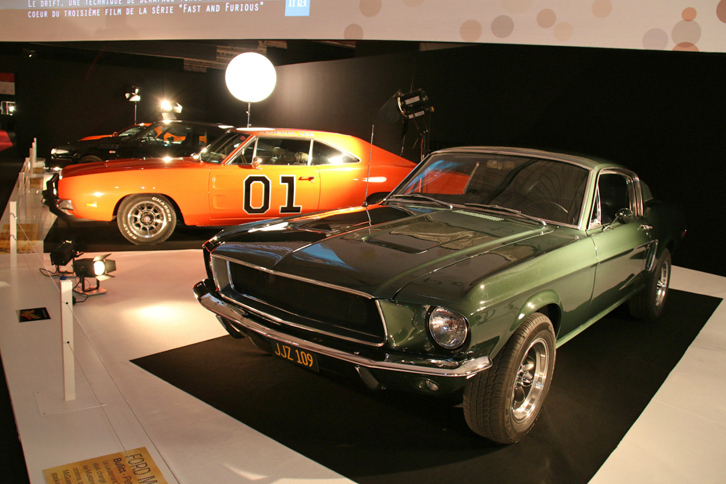 こちらは「カーチェイス」の部。『ブリット』（1968年）に登場した1968年型「フォード・マスタングGT390」と、『爆発！ デューク』（1979～1985年テレビシリーズ、2005年映画化）の1969年型「ダッジ・チャージャーR/T“ジェネラル・リー”」。