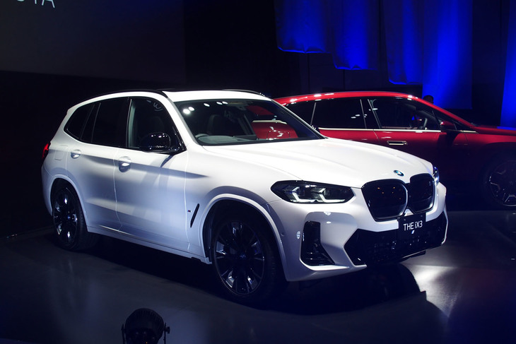 BMW iX3 Mスポーツ