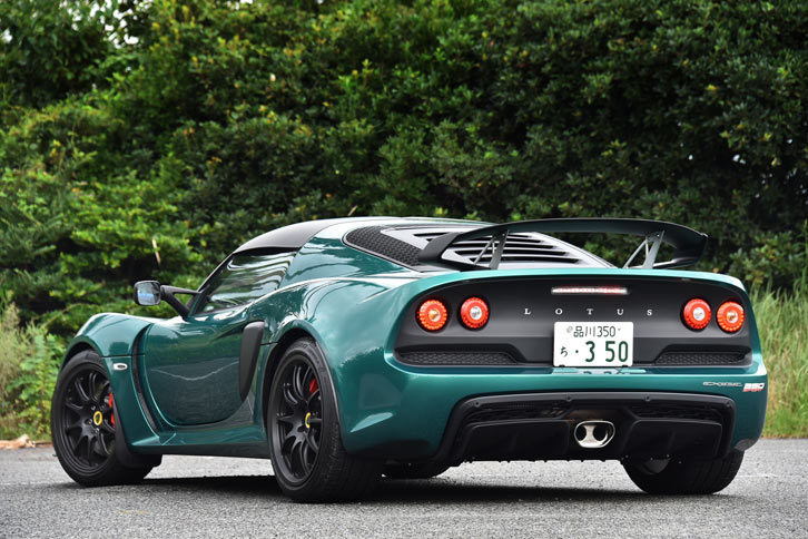 「エキシージ スポーツ350」は従来モデルの「エキシージS」より、51kgの軽量化を実現している。