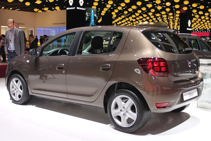 ダチア・サンデロ（エクステリア）