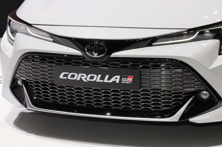 トヨタ・カローラGRスポーツ ハイブリッド（フロントまわり）