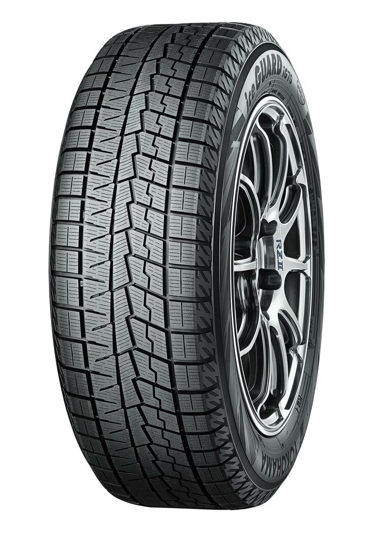 氷雪上での性能向上はもちろん、性能持続性も高めたというアイスガードセブン。基本サイズは145/80R13 75Q～265/35R21 101Qの全120サイズ。価格はオープン。