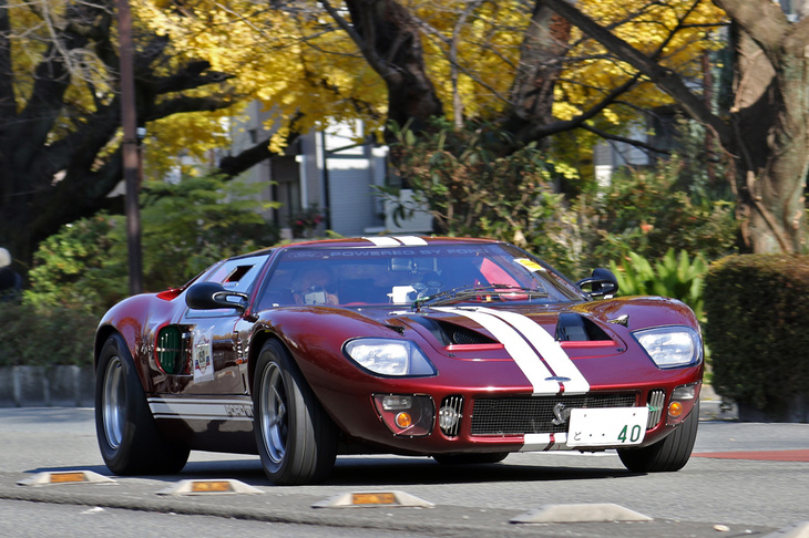 イギリスのGTディペロップメント社による「フォードGT40」のレプリカである「GTD40」。オリジナルに準じたデザインで本革張りの内装など魅力的な成り立ちだった。