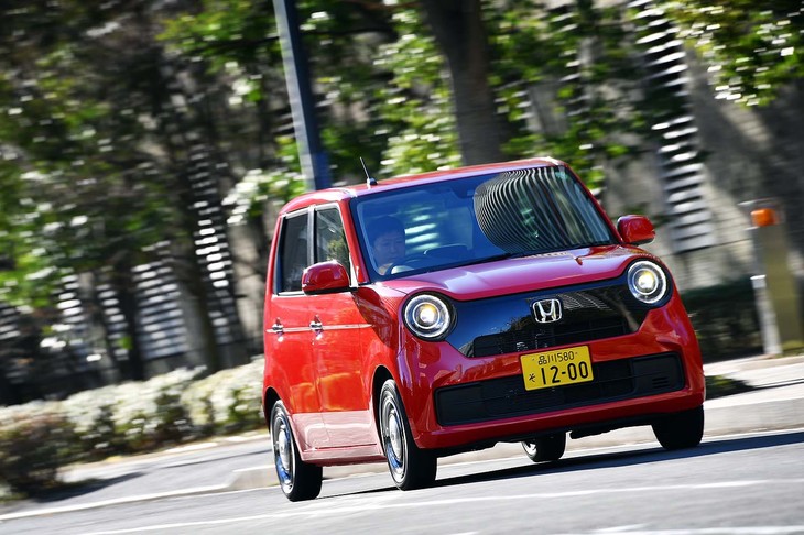 今回は、240kmほどの道のりを試乗。燃費は満タン法で16.6km/リッター、車載の燃費計で16.8km/リッターを記録した。