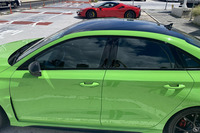 いつものように休憩のため首都高辰巳PAに立ち寄ると、フェラーリのオープントップPHEV「SF90スパイダー」に遭遇した。こうした出会いがあるから首都高ドライブは面白い。