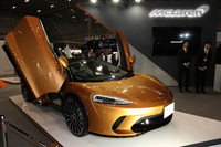 初出展となるマクラーレンのブースに展示された「マクラーレンGT」。