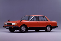 1979年に世代交代した6代目910「ブルーバード」に、1980年に追加された「1800SSSターボ」。1.8リッター直4 SOHCターボユニットを積んだ国産ターボ車の嚆矢（こうし）で、人気をいっそう高めた。ボディーは2ドアハードトップもあり、後に4ドアハードトップも加えられた。