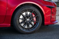 タイヤサイズは225/40R18。「RZ“ハイパフォーマンス”」はBBS製専用鍛造ホイールと「ミシュラン・パイロットスポーツ4 S」を履く。
