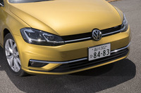 「TSIハイライン」では、新たにLEDヘッドランプが標準装着となった。フロントバンパーのデザインにも小変更が施されている。