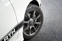 タイヤサイズは195/45R16。銘柄は「コンチネンタル・コンチスポーツコンタクト5」だった。