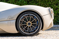 ピレリがスーパーカー用の純正装着タイヤ「Pゼロ トロフェオRS」を発表の画像