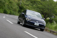 新型「ゴルフ」では、電子制御デファレンシャルロック「XDS」を全車に採用。コーナリング時のアンダーステアを抑制し、スポーティーで正確なハンドリングに貢献する。