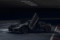 漆黒のボディーに注目　マセラティが「MC20」初の限定車「MC20ノッテ」を発表