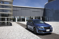 ボディーカラーは全6色。テスト車の「クオーツブルー・パール」はガソリン車では選べない。