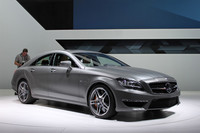 「メルセデス・ベンツCLS63AMG」。つや消しのボディカラーがさらに精悍（せいかん）さを増している。