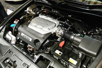 カタログ記載の10･15モード燃費は9.8km/リッター。