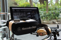 見積もりシミュレーションなどが可能なタブレット端末と、VRヘッドセット。