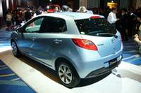 「マツダ・デミオ」、フルモデルチェンジで“軽く小さく”の画像