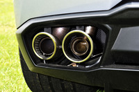 スポーティーなエキゾーストサウンドを奏でるテールパイプ。