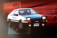 ハチロク近影。「AE86」には「カローラレビン」と「スプリンタートレノ」があって、写真はコミック『頭文字D』をきっかけに人気を博した後者のほうだ。