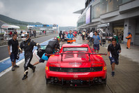 市販の「ガヤルドLP560-4」がベースの「スーパートロフェオ・レースカー」。最高出力570ps、車重1300kgの4WDマシン。
