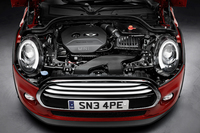 「MINIクーパー」に搭載される、1.5リッター直列3気筒ターボエンジン。
    