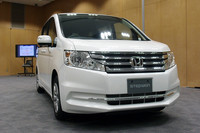 「ホンダ・ステップワゴン」