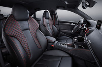 【パリモーターショー2016】アウディが最高出力400psの「RS 3セダン」を発表の画像