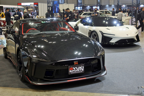 イタルデザインの手になるレストモッド「ホンダNSX Tribute by Italdesign」のほか、貴重なモデルが並んだ...