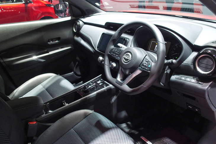 日産キックスX FOUR 90周年記念車