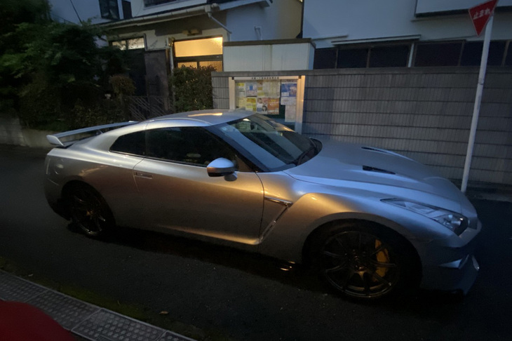 R35型「GT-R」のデビュー当時の価格は777万円からであったが、最終型の「GT-RプレミアムエディションT-spec」の価格はなんと2035万円である。