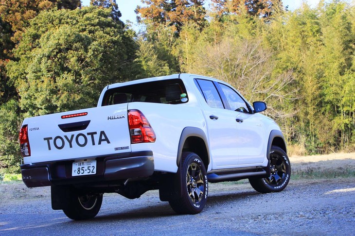 トヨタ・ハイラックスZ“ブラックラリーエディション”