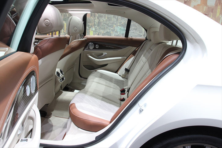 メルセデス・ベンツE200